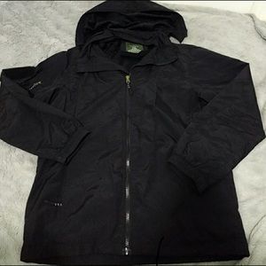 Lightweight Mens windbreaker / weather resistant